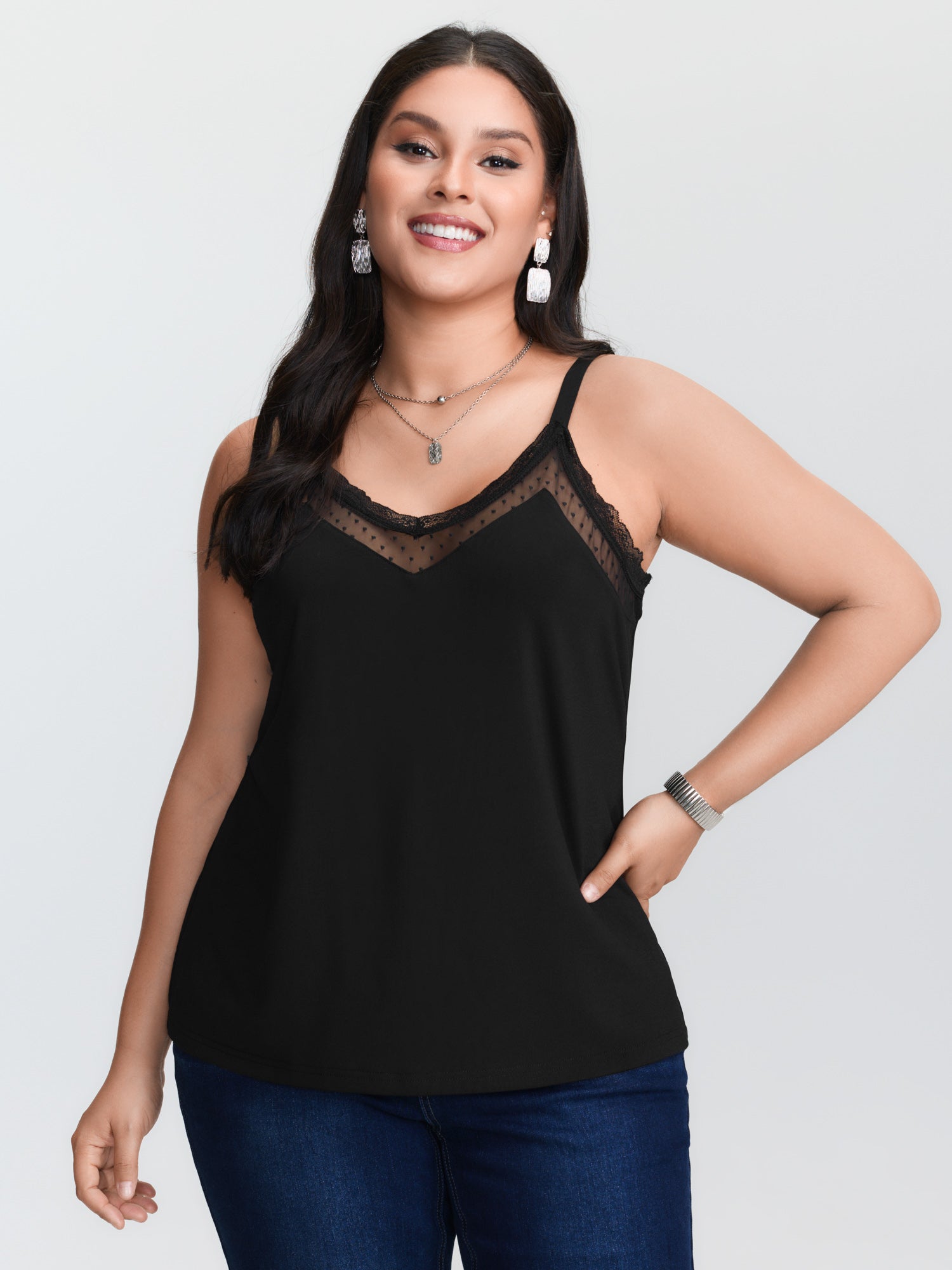 بلوزة كاميسول سوداء محبوكة بمق - مراجعة Cami Top Lace وسعره